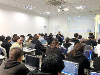 專(zhuān)業(yè)IT培訓(xùn)學(xué)校 賦能未來(lái)，全棧課程體系與教育軟件研發(fā)的雙輪驅(qū)動(dòng)